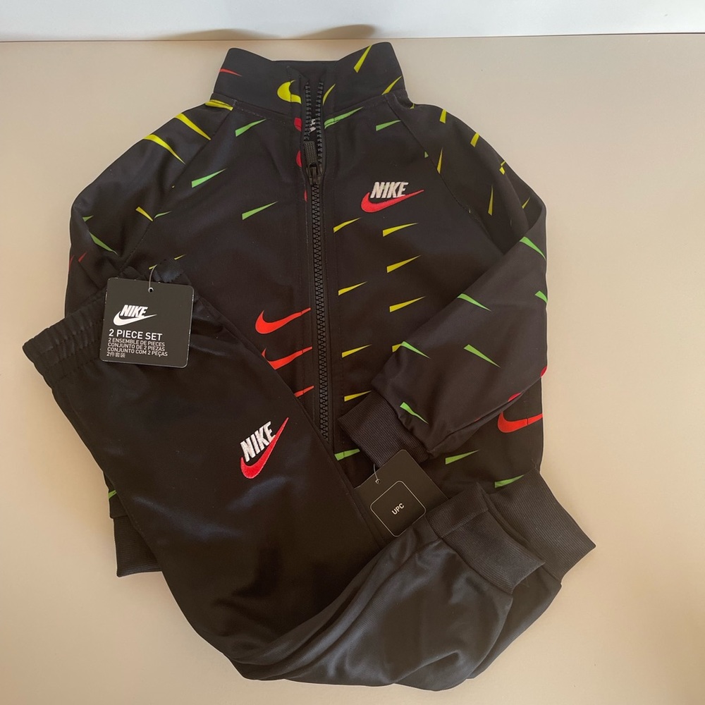 Nike jump suit toddler sizes 18 & 24 months. NEW